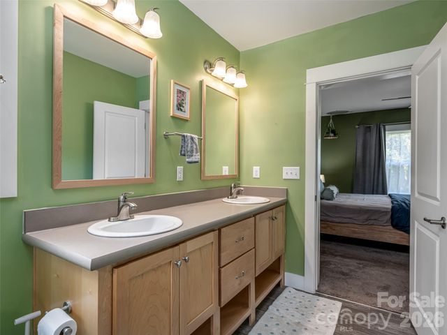 518 Onteora Boulevard, Asheville, NC 28803
