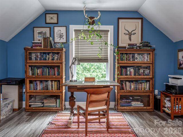 518 Onteora Boulevard, Asheville, NC 28803