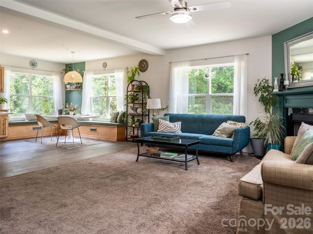 518 Onteora Boulevard, Asheville, NC 28803