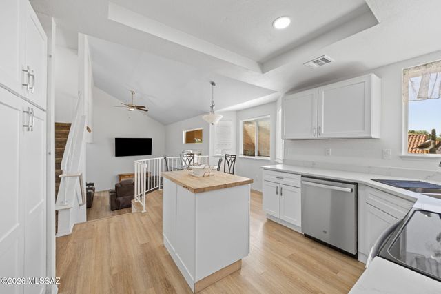 9617 E Glasgow Place, Tucson, AZ 85747