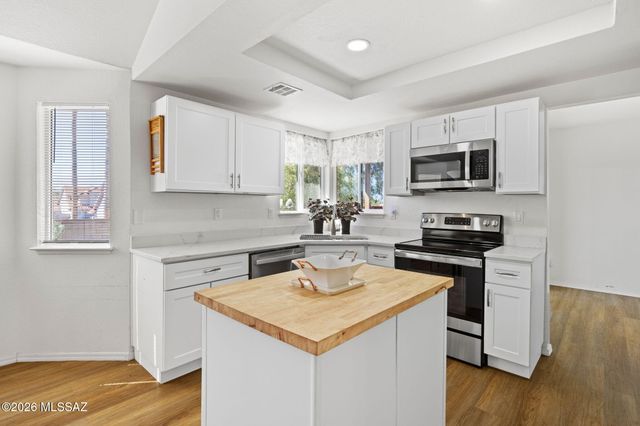 9617 E Glasgow Place, Tucson, AZ 85747