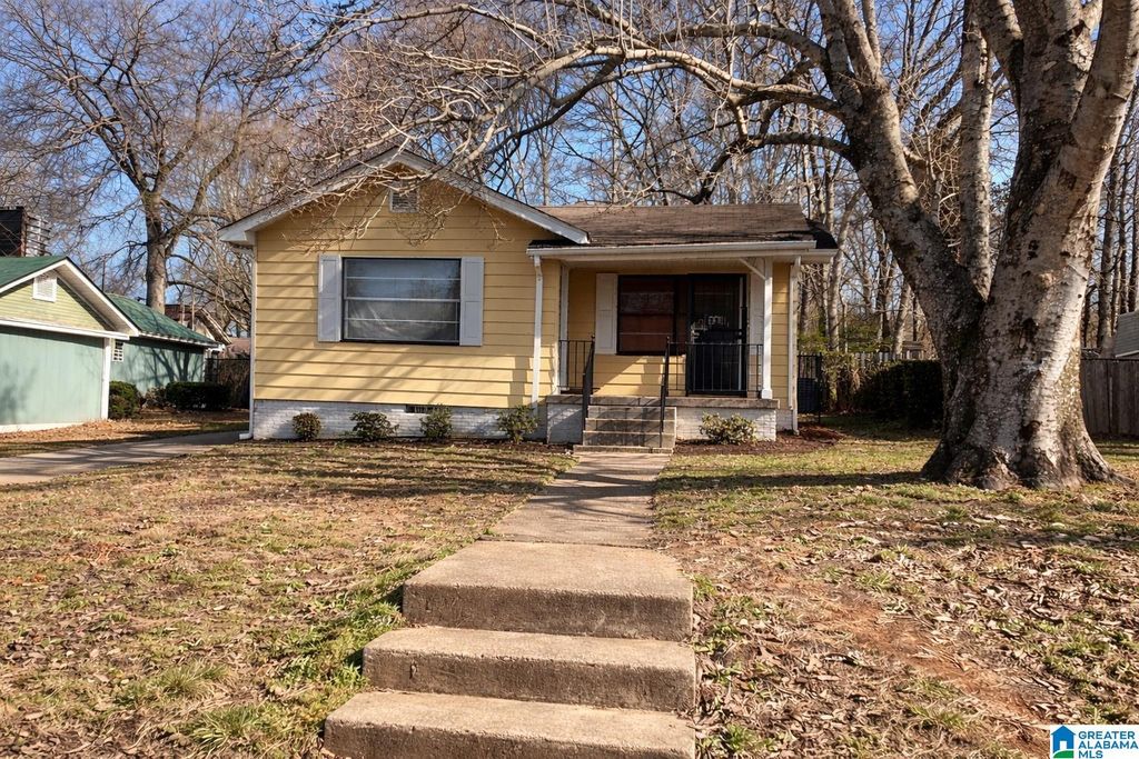 2712 FAIRFAX AVENUE, Bessemer, AL 35020