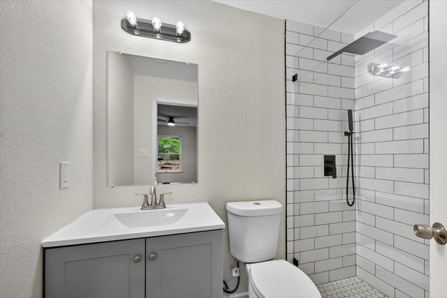 801 S Tennessee Street, Mckinney, TX 75069
