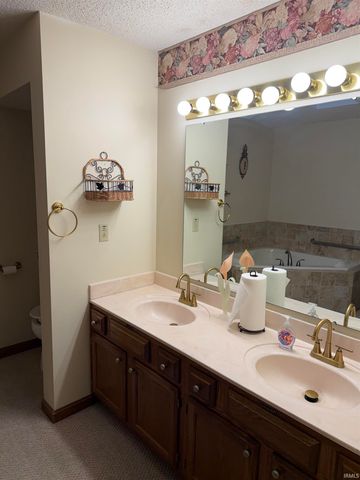 814 Prosperity Avenue, Evansville, IN 47713