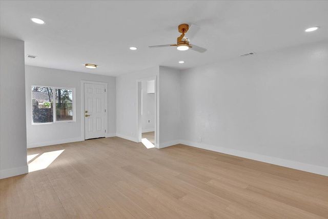 6040 39th Ave, Sacramento, CA 95824