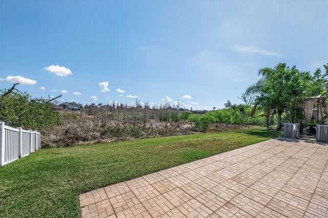 521 VISTA RIDGE DRIVE, Ruskin, FL 33570