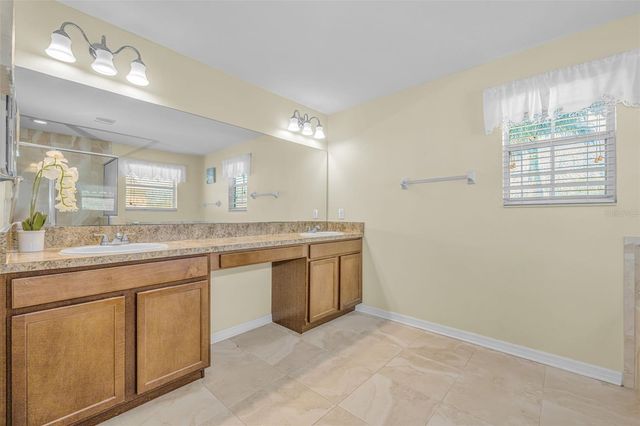 521 VISTA RIDGE DRIVE, Ruskin, FL 33570