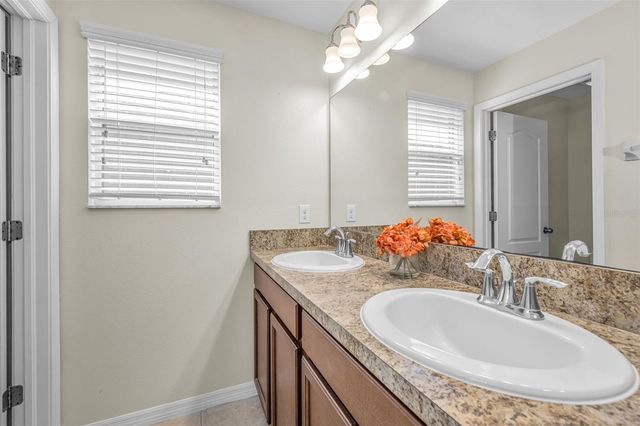 521 VISTA RIDGE DRIVE, Ruskin, FL 33570