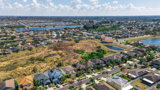 521 VISTA RIDGE DRIVE, Ruskin, FL 33570