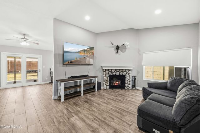 2050 Matthew Avenue, Rosamond, CA 93560