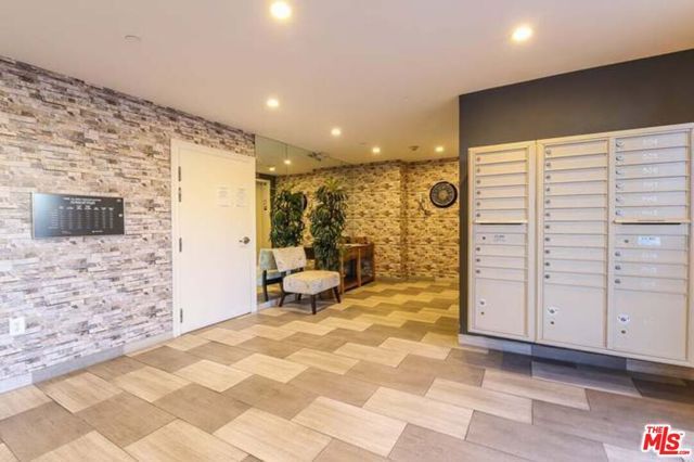 155 S Oxford Avenue 203, Los Angeles, CA 90004