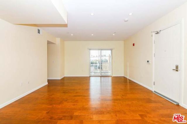 155 S Oxford Avenue 203, Los Angeles, CA 90004