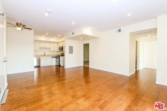 155 S Oxford Avenue 203, Los Angeles, CA 90004