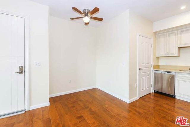 155 S Oxford Avenue 203, Los Angeles, CA 90004