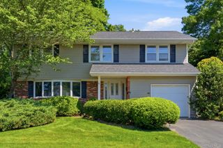 61 Hofstra Drive, Smithtown, NY 11787