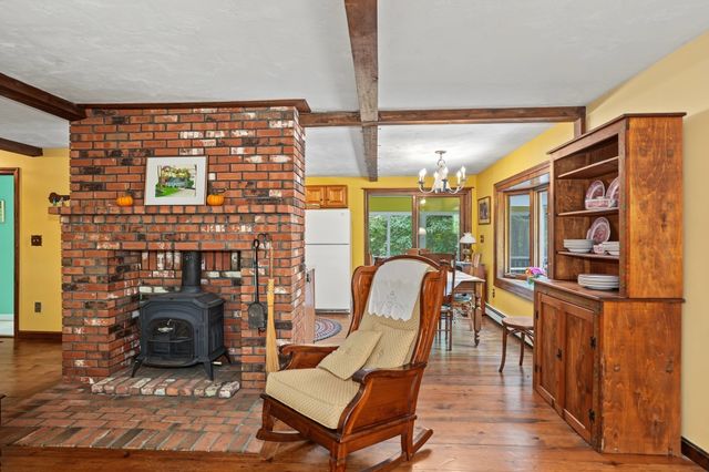 8 Fales Road, Plainville, MA 02762