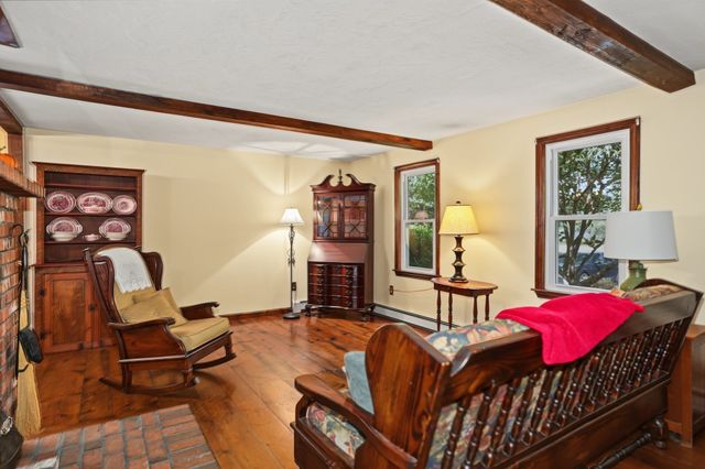 8 Fales Road, Plainville, MA 02762