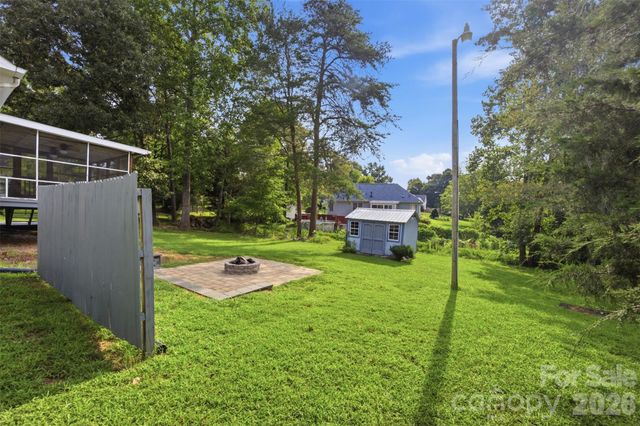 1297 Creekview Drive, Gastonia, NC 28052