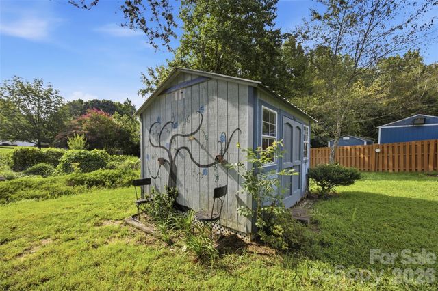 1297 Creekview Drive, Gastonia, NC 28052