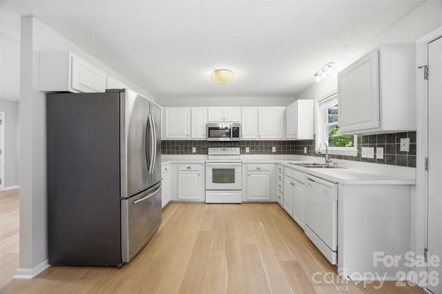 1297 Creekview Drive, Gastonia, NC 28052