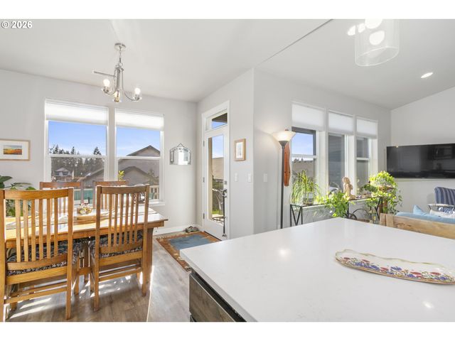 2053 N 4TH Way, Ridgefield, WA 98642