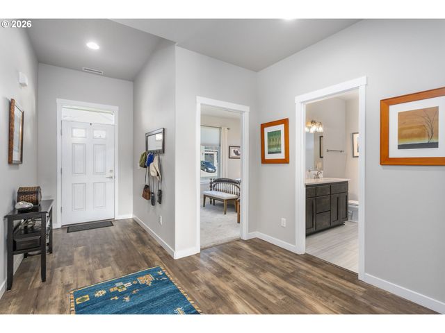 2053 N 4TH Way, Ridgefield, WA 98642