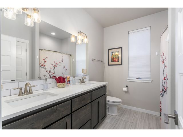 2053 N 4TH Way, Ridgefield, WA 98642