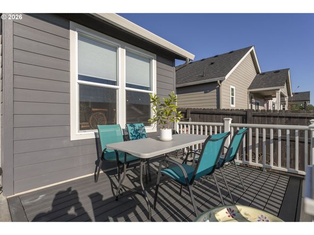 2053 N 4TH Way, Ridgefield, WA 98642