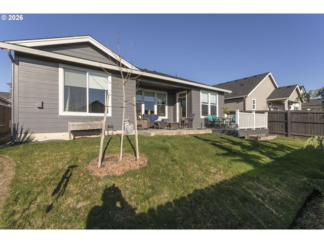 2053 N 4TH Way, Ridgefield, WA 98642