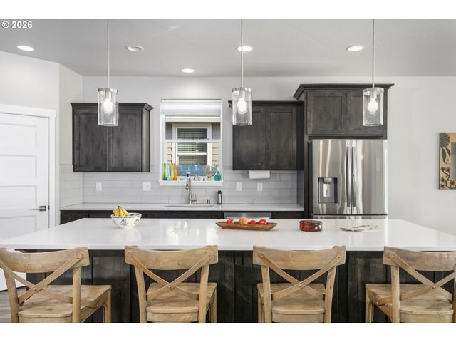 2053 N 4TH Way, Ridgefield, WA 98642