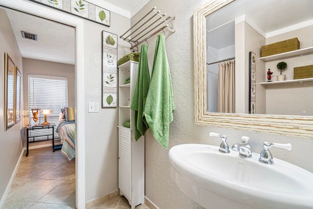 4966 NW 6th Street, Coconut Creek, FL 33063