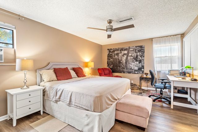 4966 NW 6th Street, Coconut Creek, FL 33063