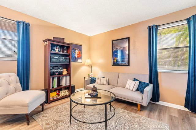 4966 NW 6th Street, Coconut Creek, FL 33063