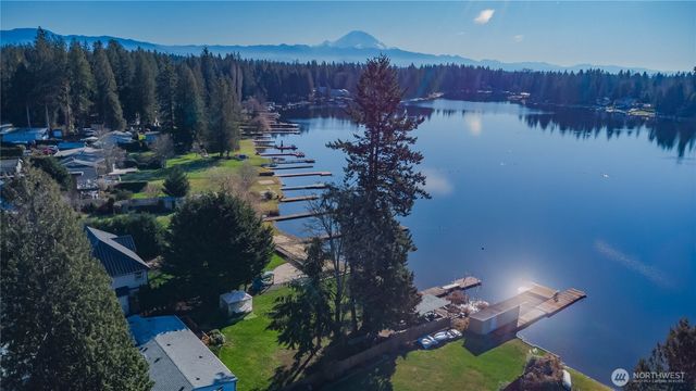 30961 E Lake Morton Drive SE, Kent, WA 98042