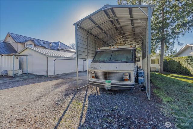 30961 E Lake Morton Drive SE, Kent, WA 98042