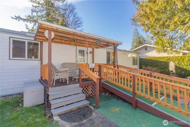 30961 E Lake Morton Drive SE, Kent, WA 98042