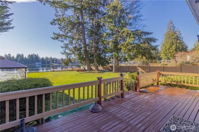 30961 E Lake Morton Drive SE, Kent, WA 98042