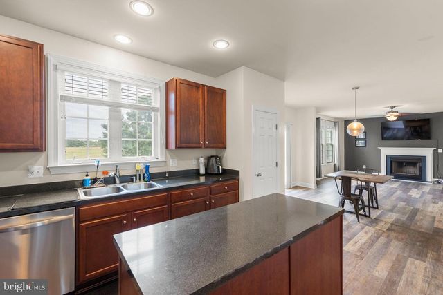 389 HUGHS RD, Charles Town, WV 25414
