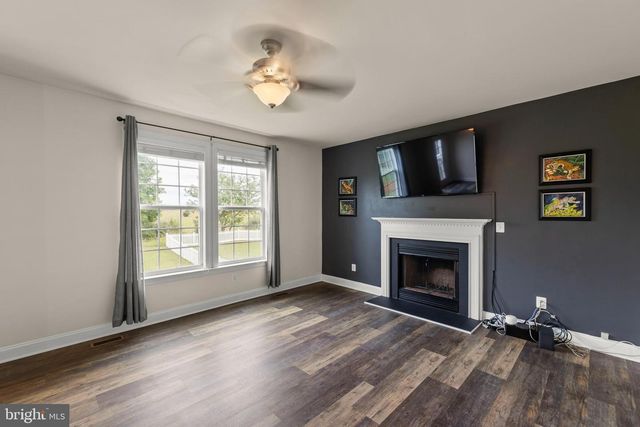 389 HUGHS RD, Charles Town, WV 25414