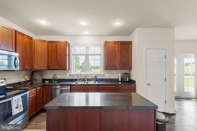 389 HUGHS RD, Charles Town, WV 25414