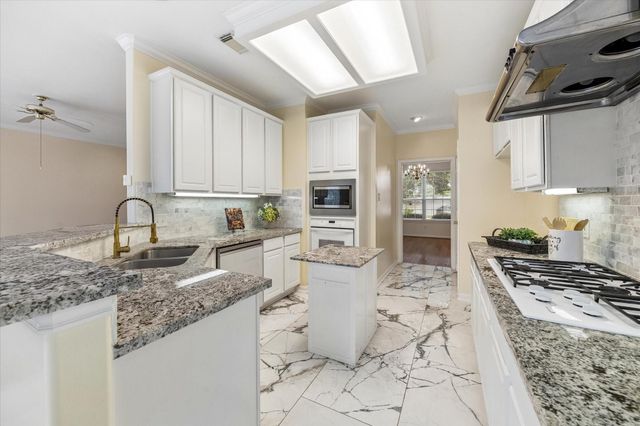 1115 Mulberry Lane, Bellaire, TX 77401