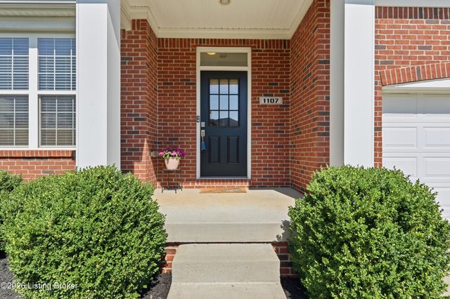 1107 Crossings Cove Ct, Louisville, KY 40245