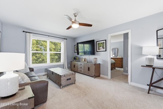 1107 Crossings Cove Ct, Louisville, KY 40245