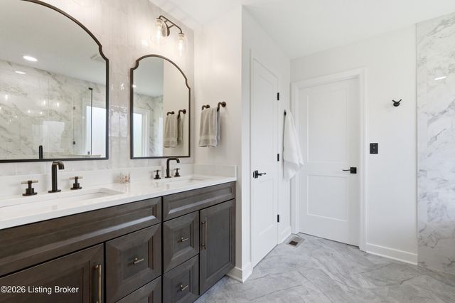 1107 Crossings Cove Ct, Louisville, KY 40245