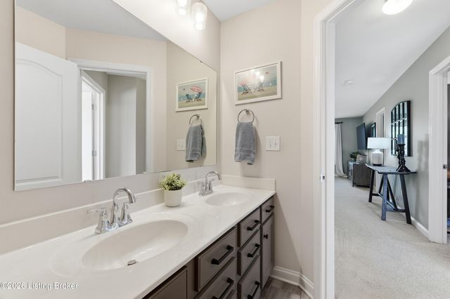 1107 Crossings Cove Ct, Louisville, KY 40245