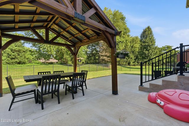 1107 Crossings Cove Ct, Louisville, KY 40245