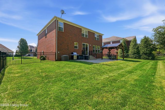 1107 Crossings Cove Ct, Louisville, KY 40245