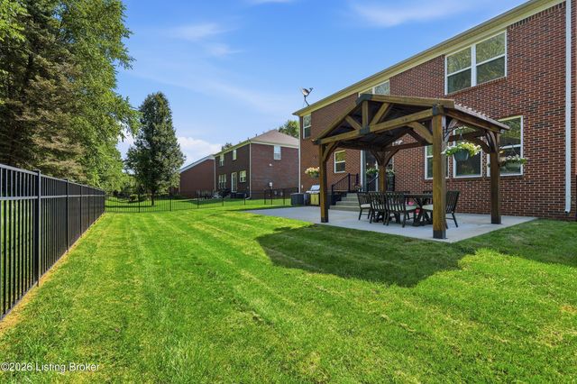 1107 Crossings Cove Ct, Louisville, KY 40245