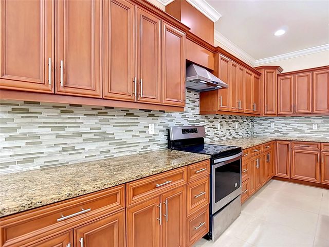 5065 67TH WAY N, St Petersburg, FL 33709