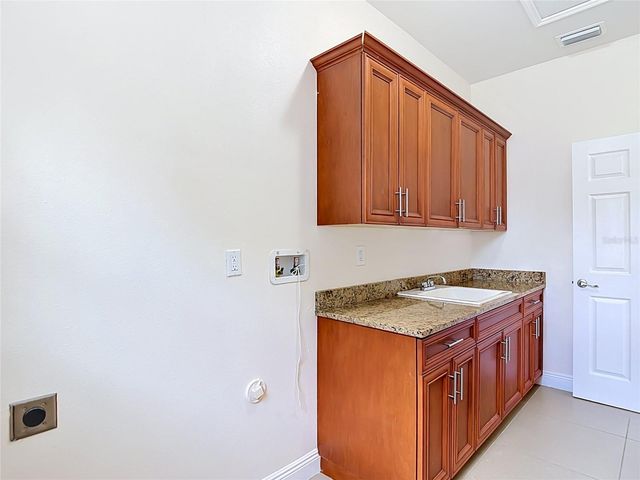 5065 67TH WAY N, St Petersburg, FL 33709